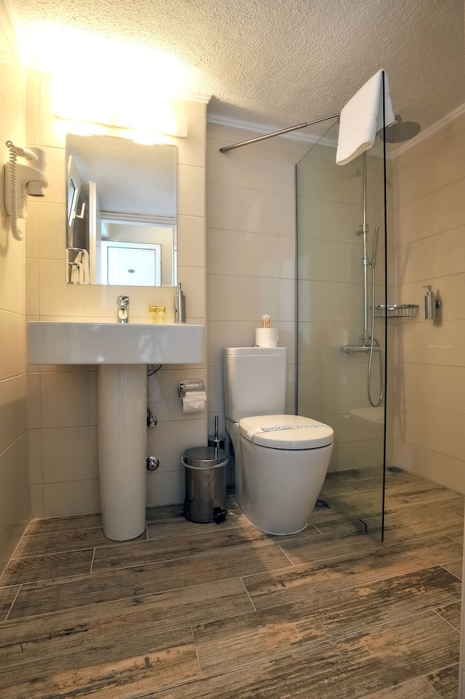 Room (Flexi- May Change Room During Stay) - Photo 2