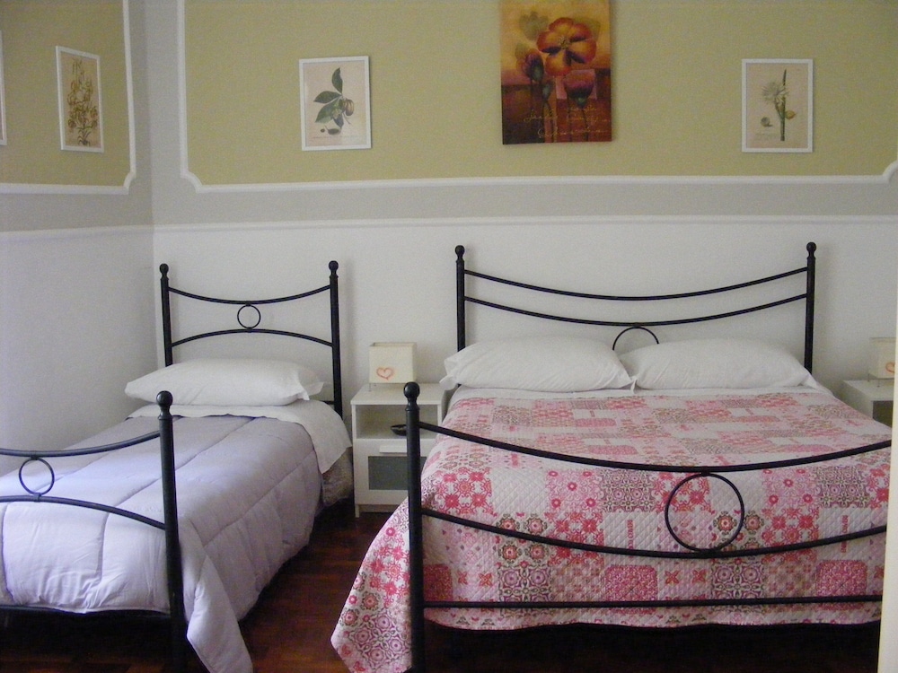 Comfort Triple Room, Private Bathroom photo 1
