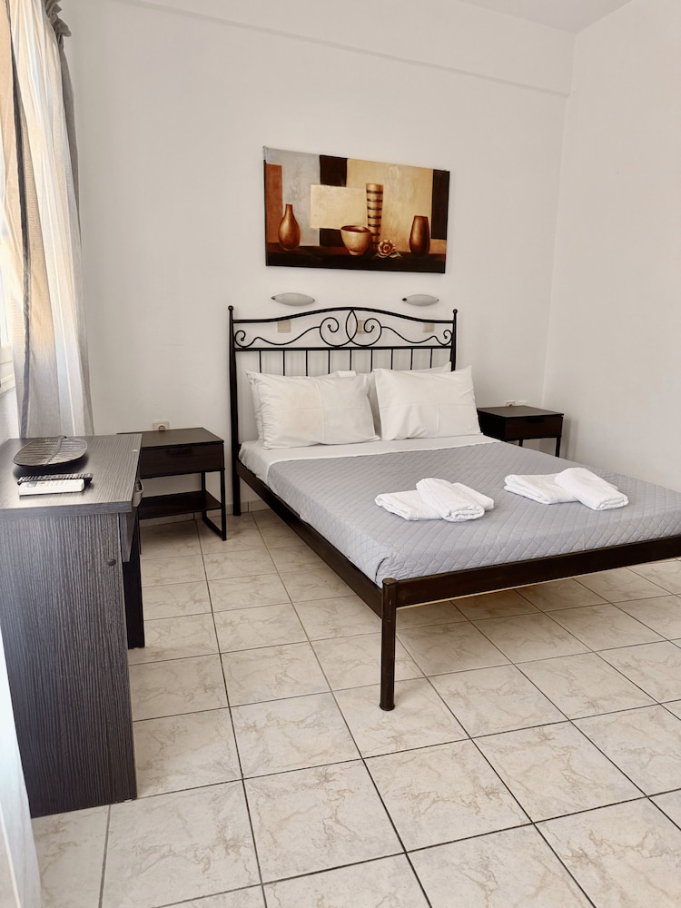 Basic Double Room, Balcony, Courtyard View