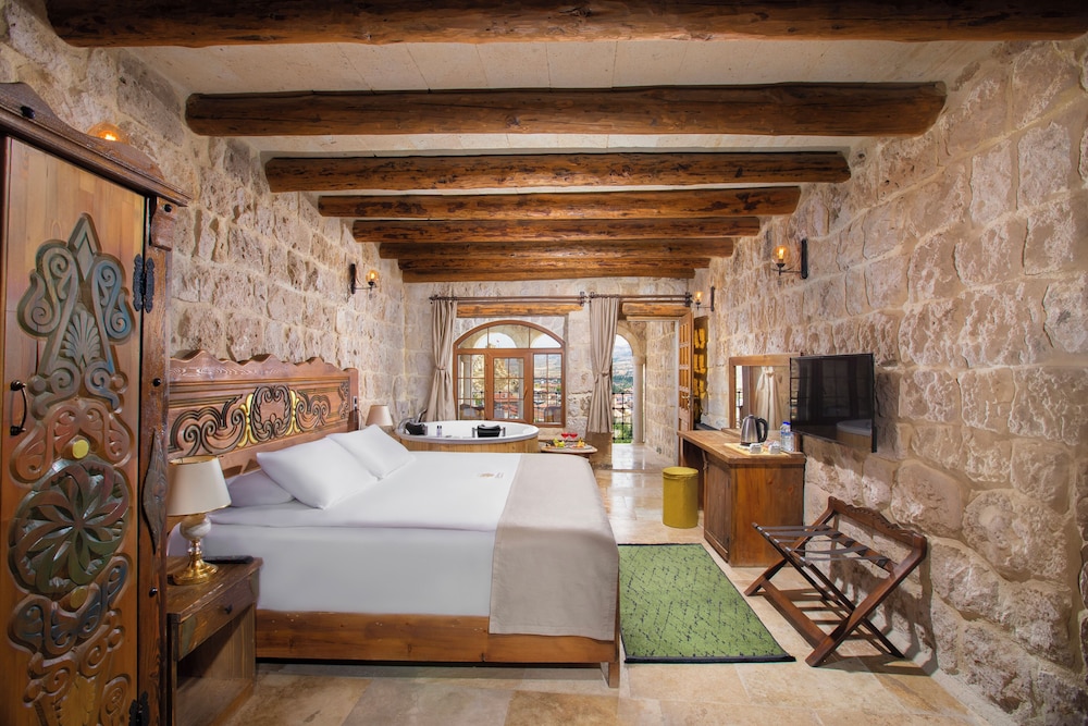 Honeymoon Room, Terrace, City View - Photo 1