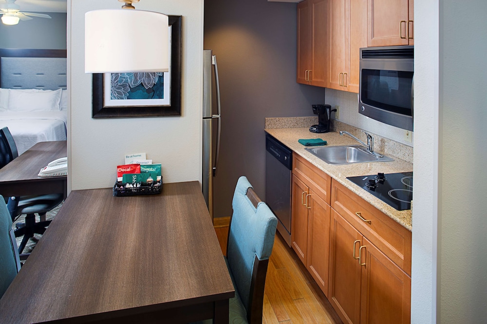 Suite, 2 Queen Beds, Accessible, Non Smoking (Mobility & Hearing, Roll-in Shower) - Photo 4