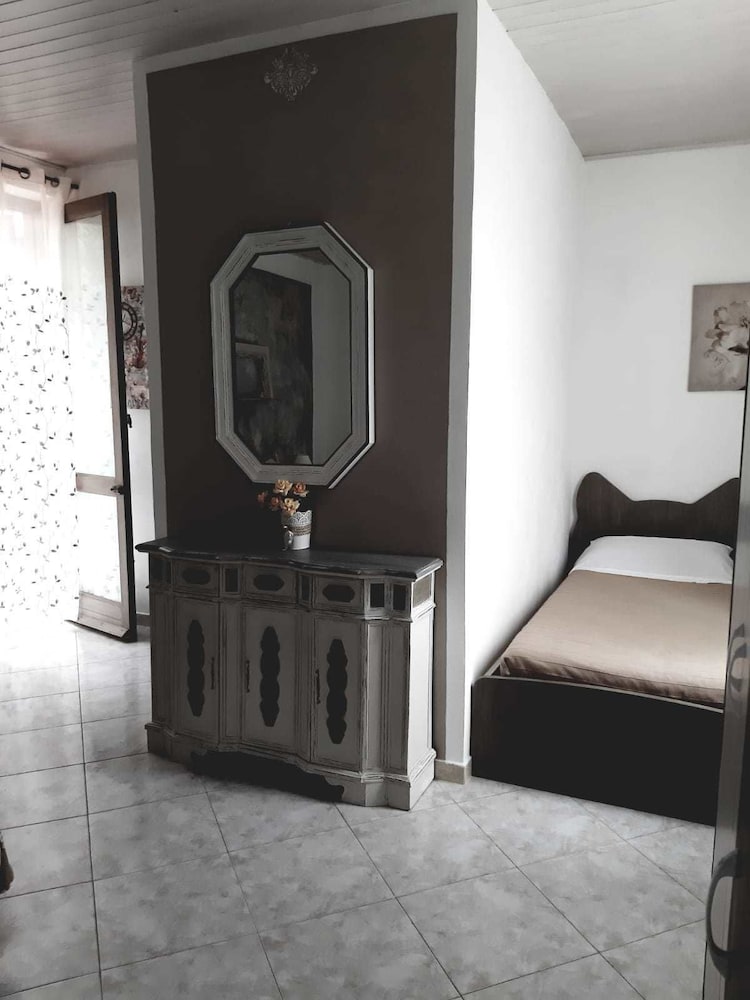 Family Triple Room, Mountain View photo 3