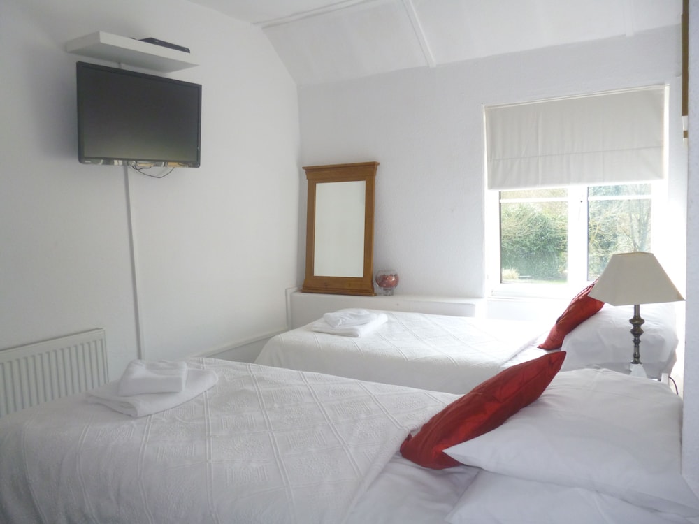Standard Twin Room photo 2