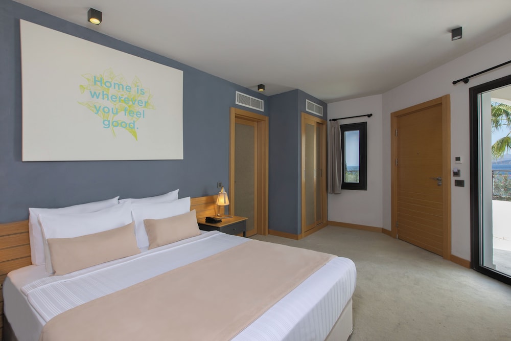 Standard Double Room, Balcony, Sea View photo 2