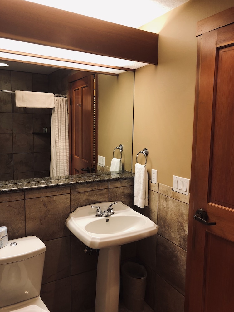 Deluxe Room, 2 Queen Beds - Photo 8