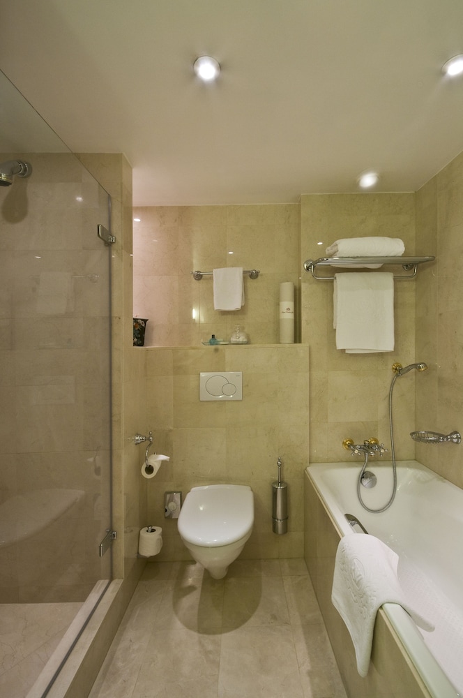 Junior Suite, 1 King Bed photo 3