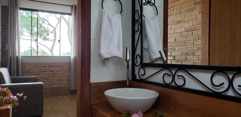 Standard Chalet, 1 Queen Bed photo 2