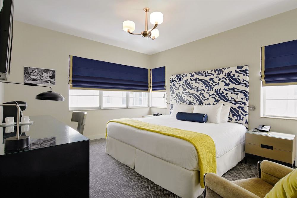 Premium Room, 1 King Bed - Photo 2