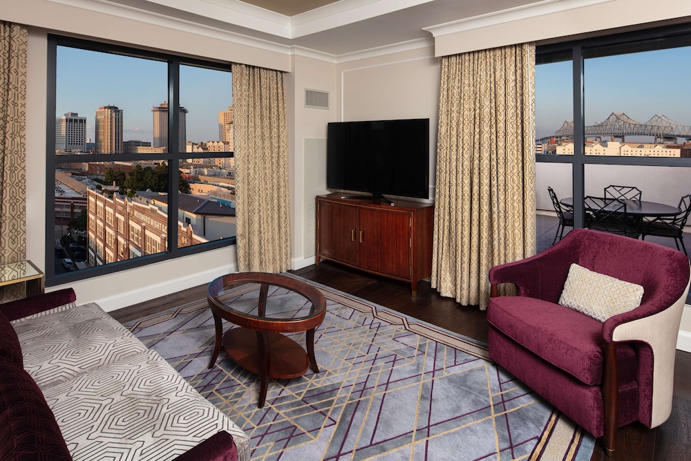 Suite, 1 King Bed (Truman)