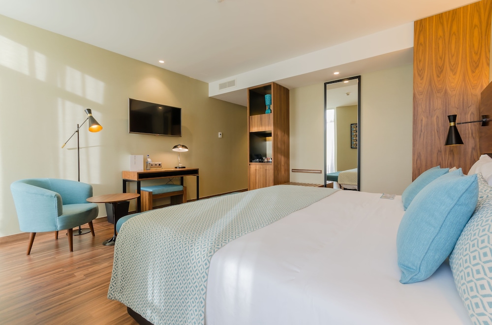 Economy Room