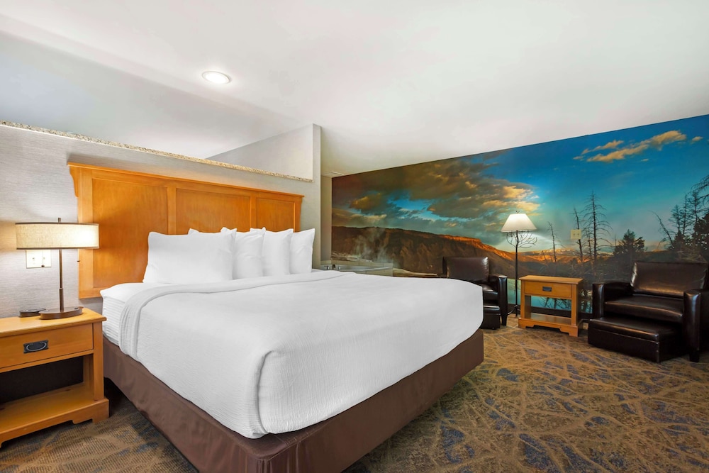 Standard Room, 1 King Bed, Non Smoking, Jetted Tub (Oversized Room)