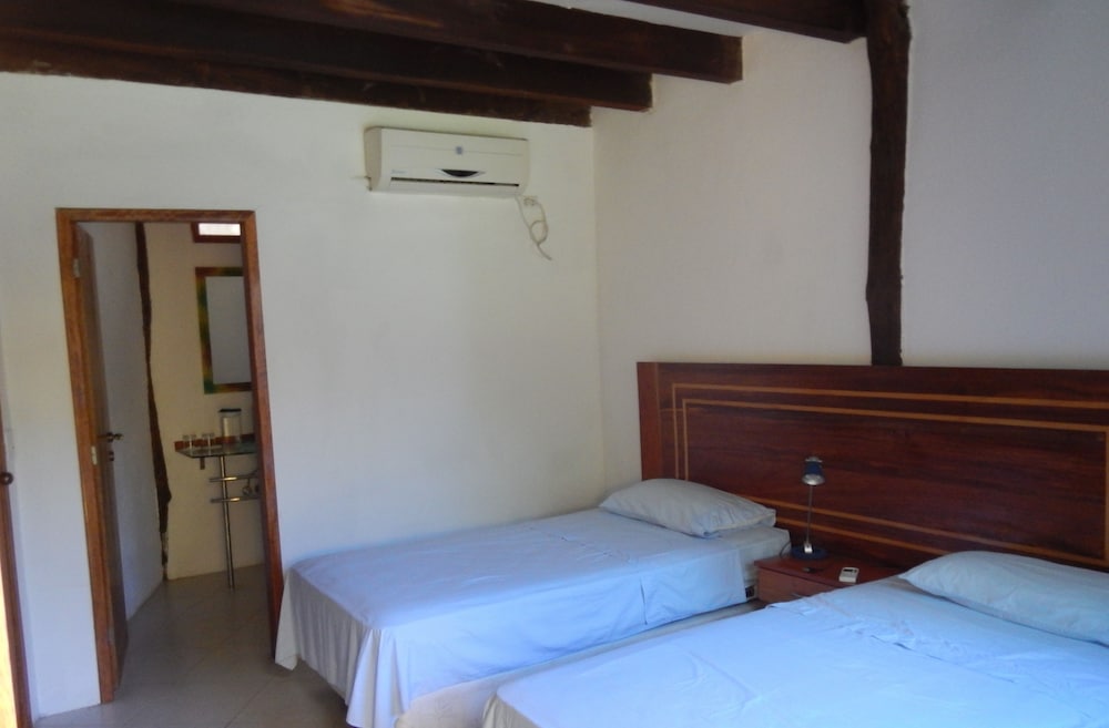 Economy Double Room, 2 Twin Beds, Pool Access, Garden View photo 1