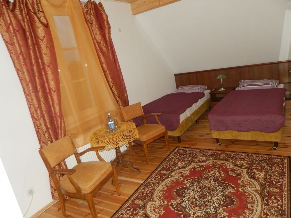 Double or Twin Room - Photo 5