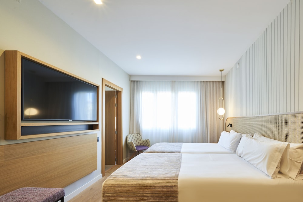 Premium Double or Twin Room photo 3