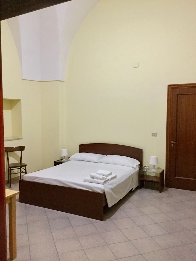 Standard Triple Room, Private Bathroom