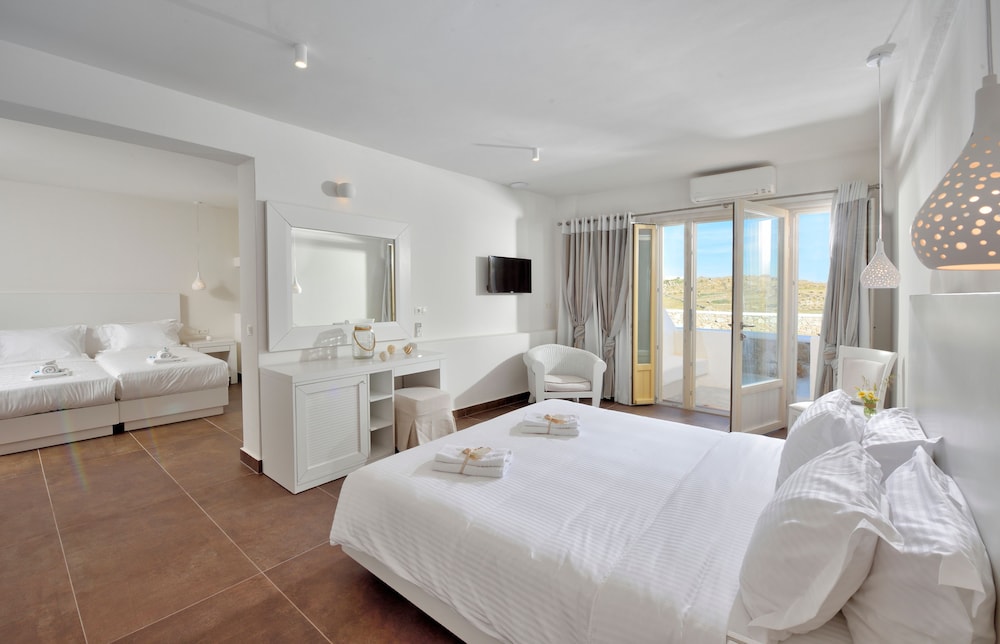 Quadruple Room, 2 Bedrooms photo 1