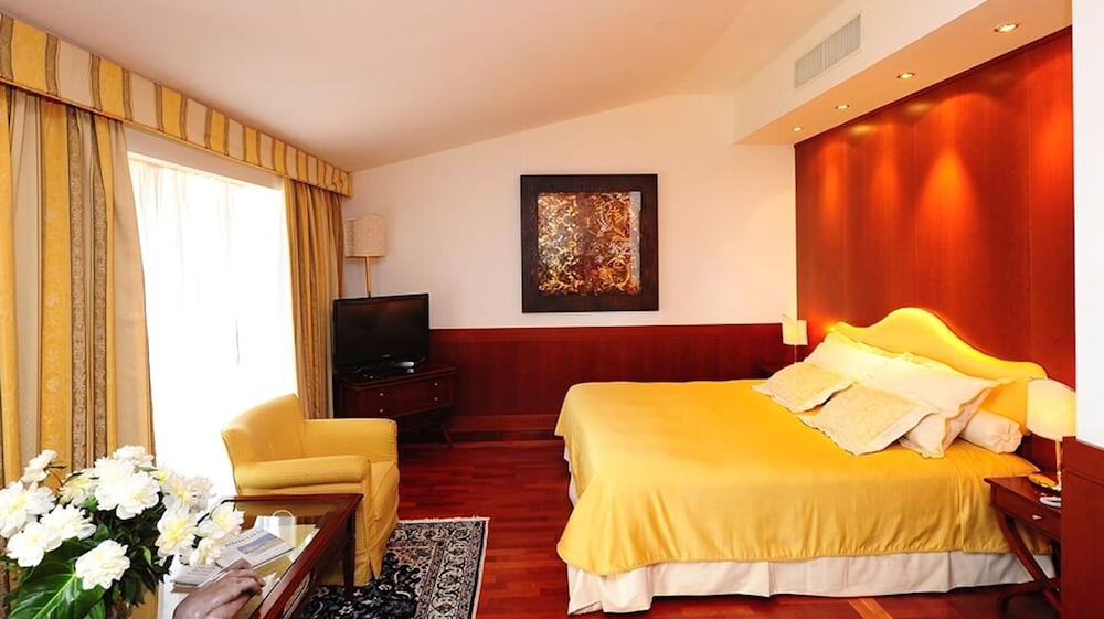 Junior Double or Twin Room - Photo 4