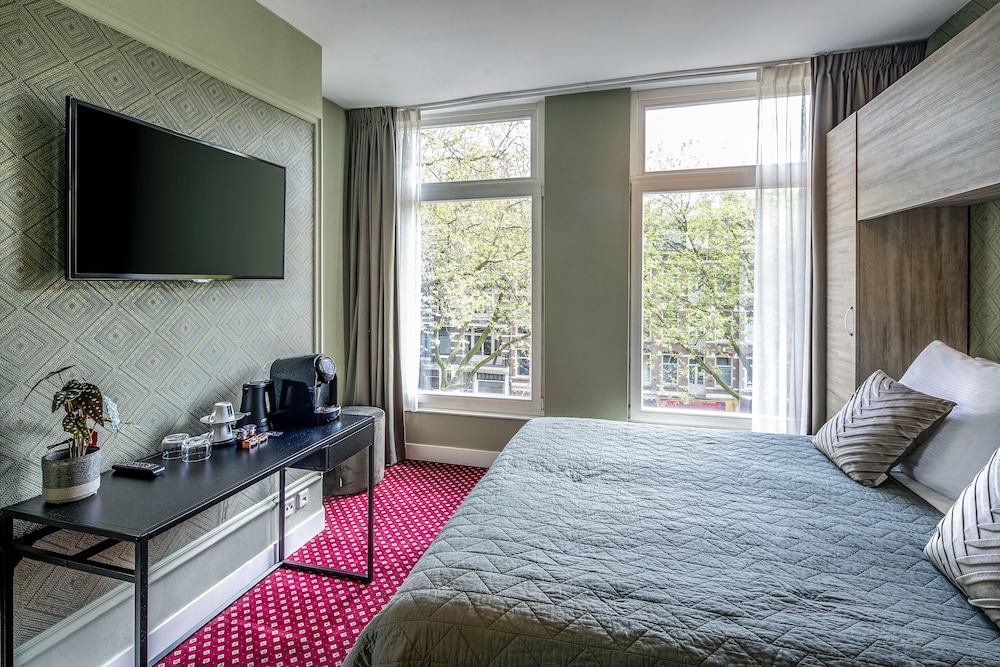 Superior Double Room, 1 Queen Bed, Balcony thumbnail 5