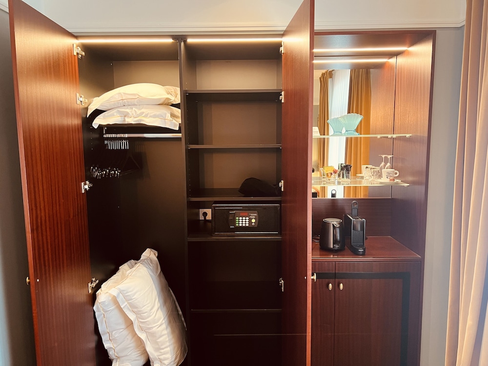 Superior Double Room (Prestige) - Photo 35