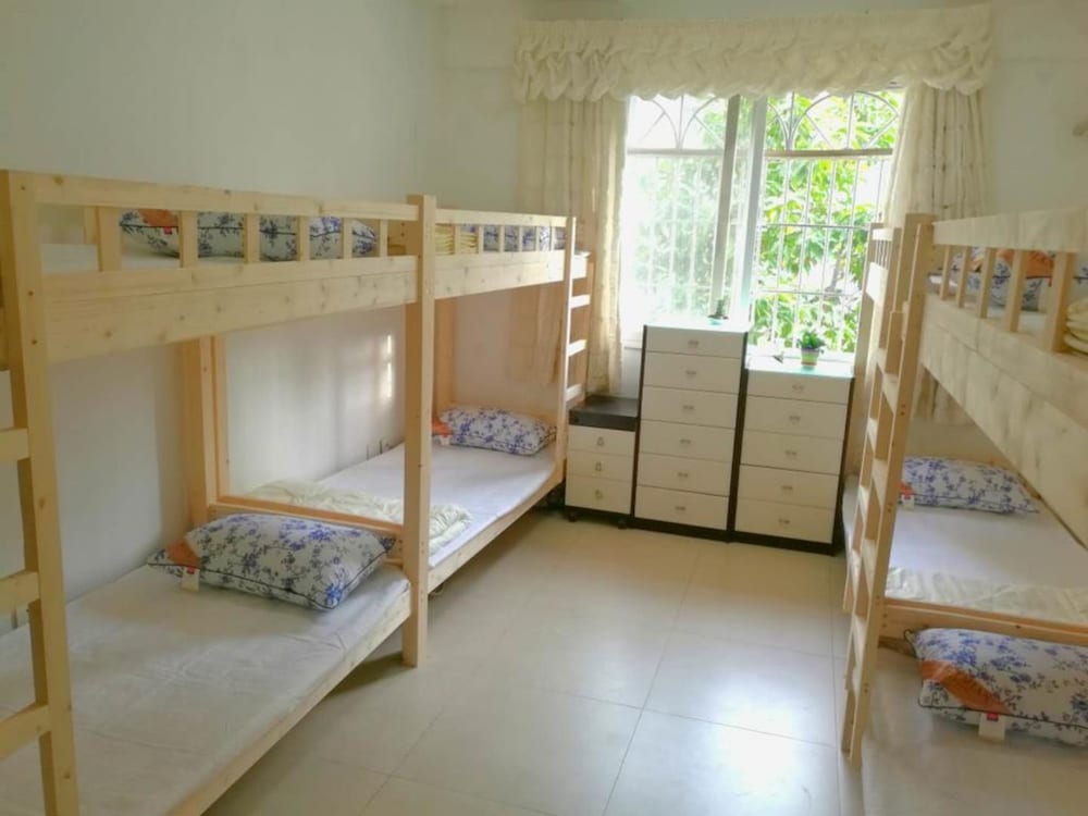 Bed in Shared Dormitory, Women only
