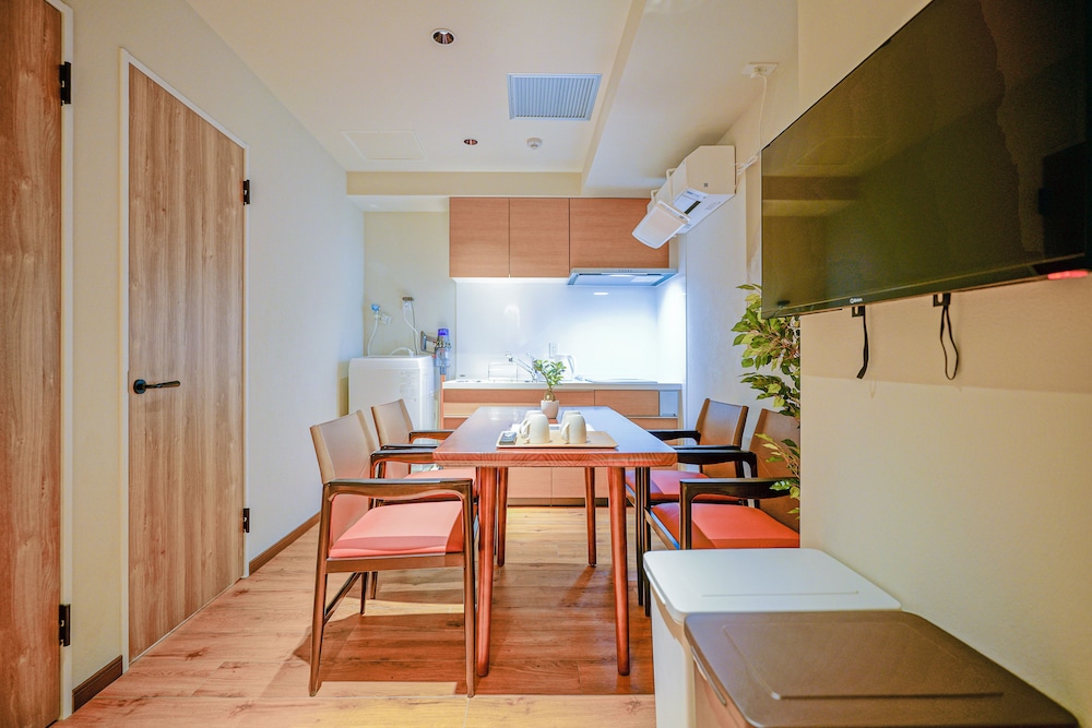 Basic Room, 3 Twin Beds, Non Smoking, Private Bathroom