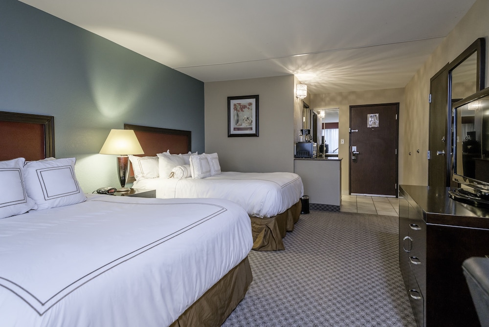 Deluxe Room, 2 Queen Beds photo 1