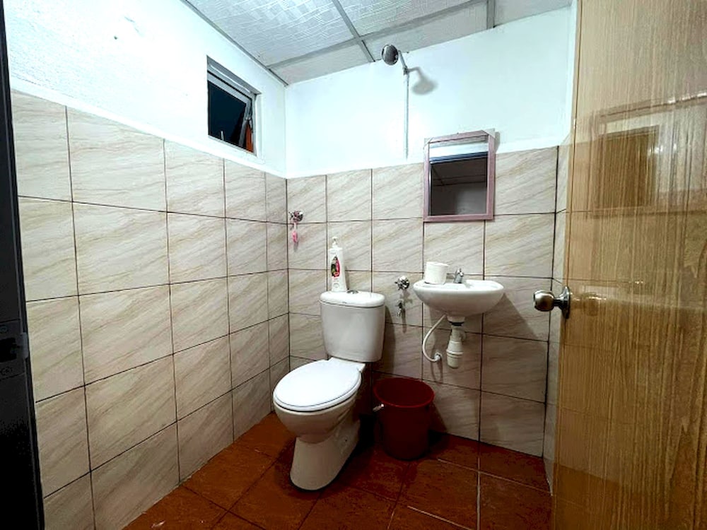 Family Room, Shared Bathroom photo 3