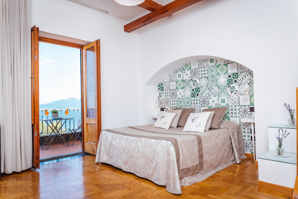 Suite, Jetted Tub, Sea View