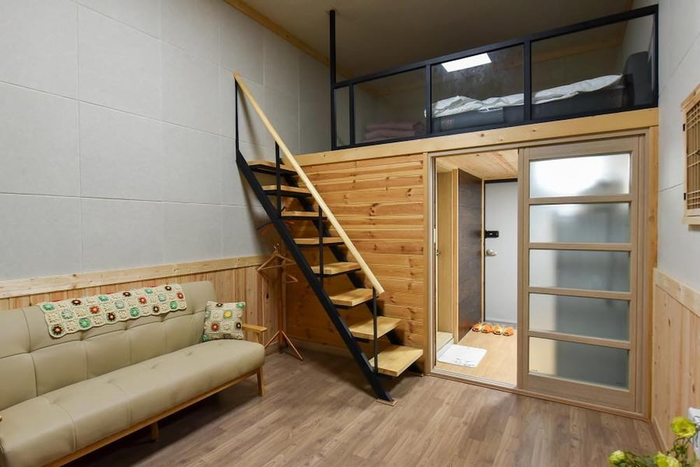 Basic Room, 1 Bedroom (204) - Photo 7