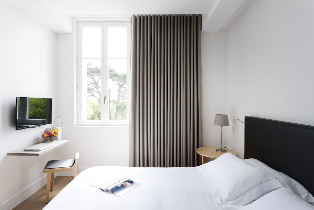 Room (La Maurelle)