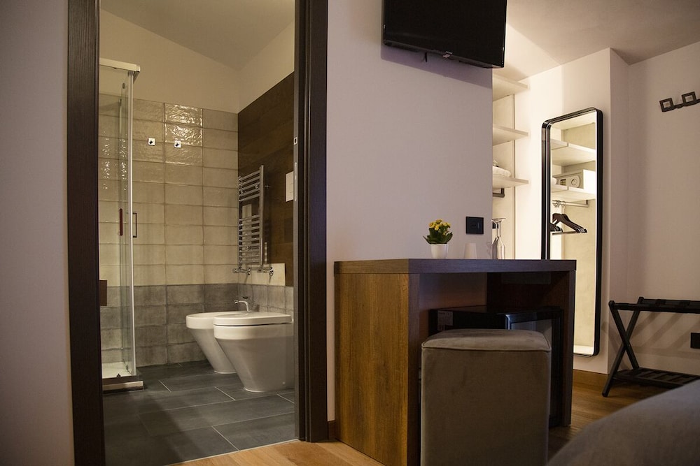 Double Room, Balcony, City View photo 3