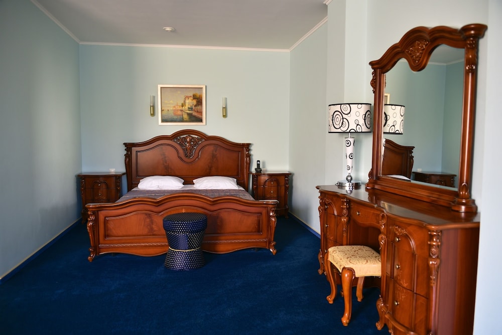 Studio Suite photo 2