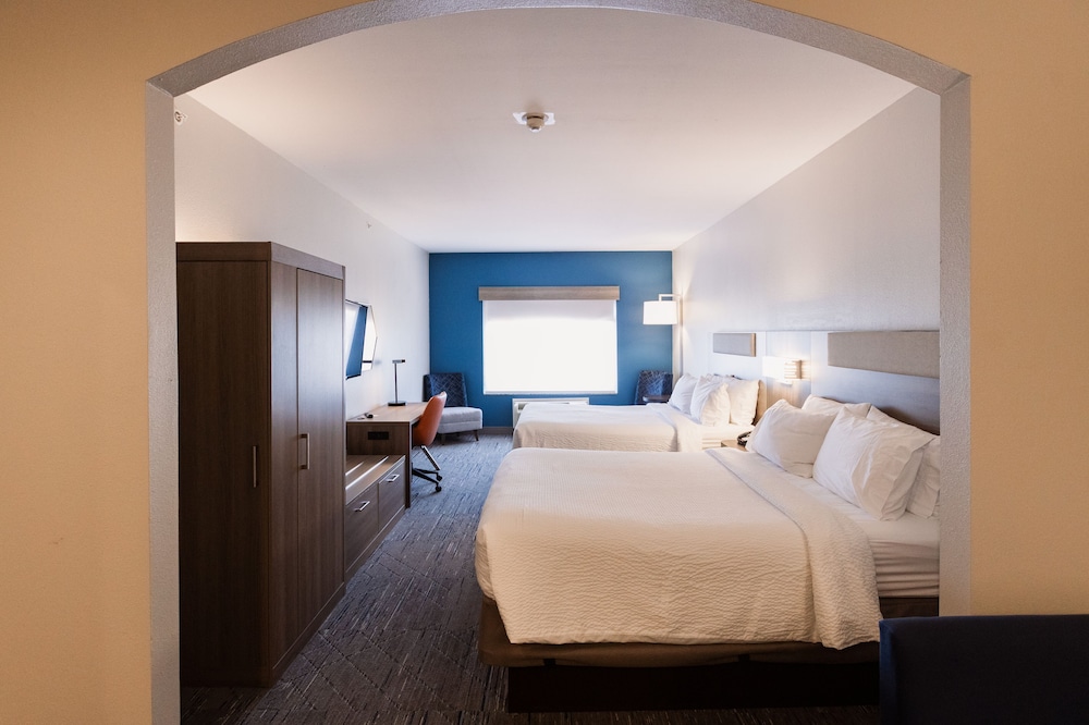Suite, 1 Bedroom - Photo 4