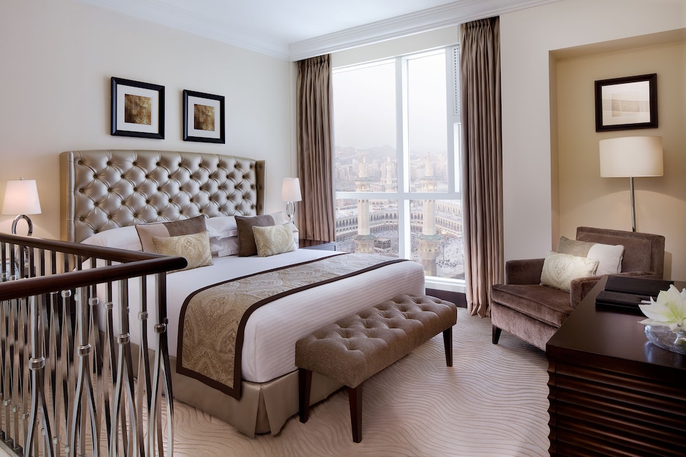 Suite, 1 King Bed (Residential - Kaaba)