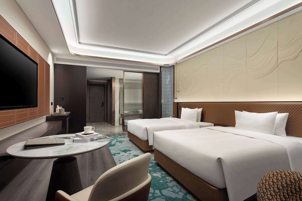 Deluxe Room, Multiple Beds, Non Smoking