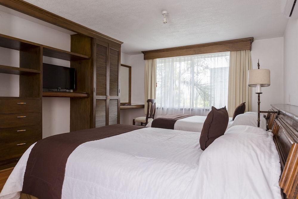 Standard Room, 2 Double Beds, Garden View - Photo 3