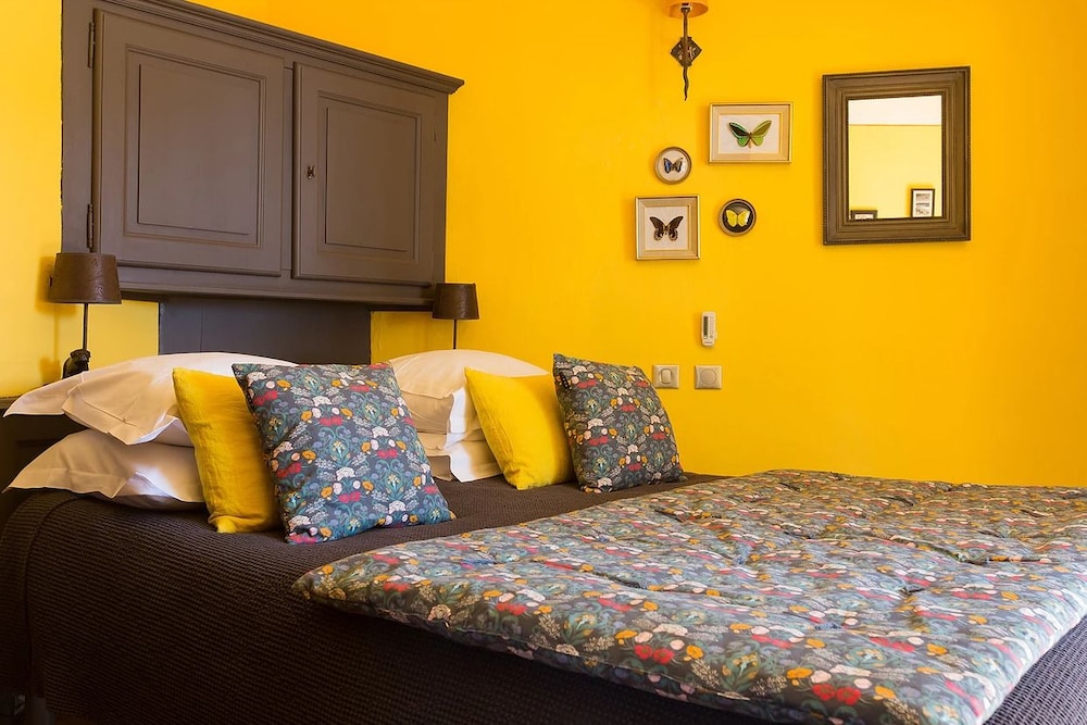 Double Room (1)