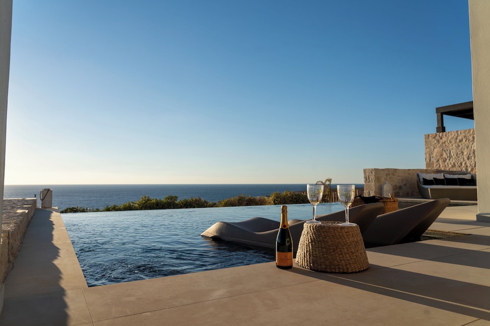 Double Room, Private Pool, Sea View photo 3