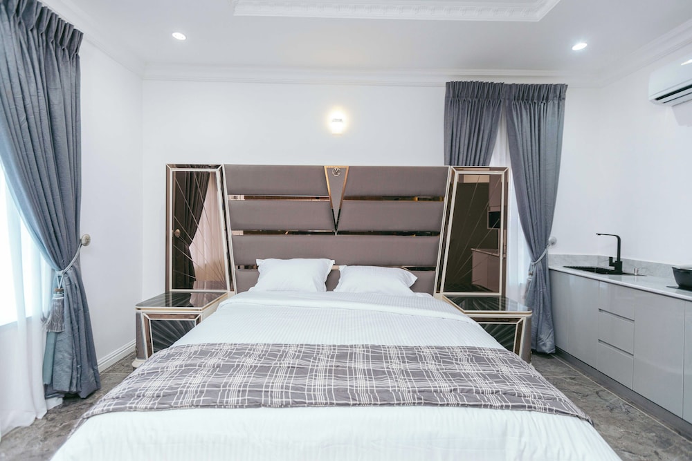 Luxury Room, Patio, City View photo 1