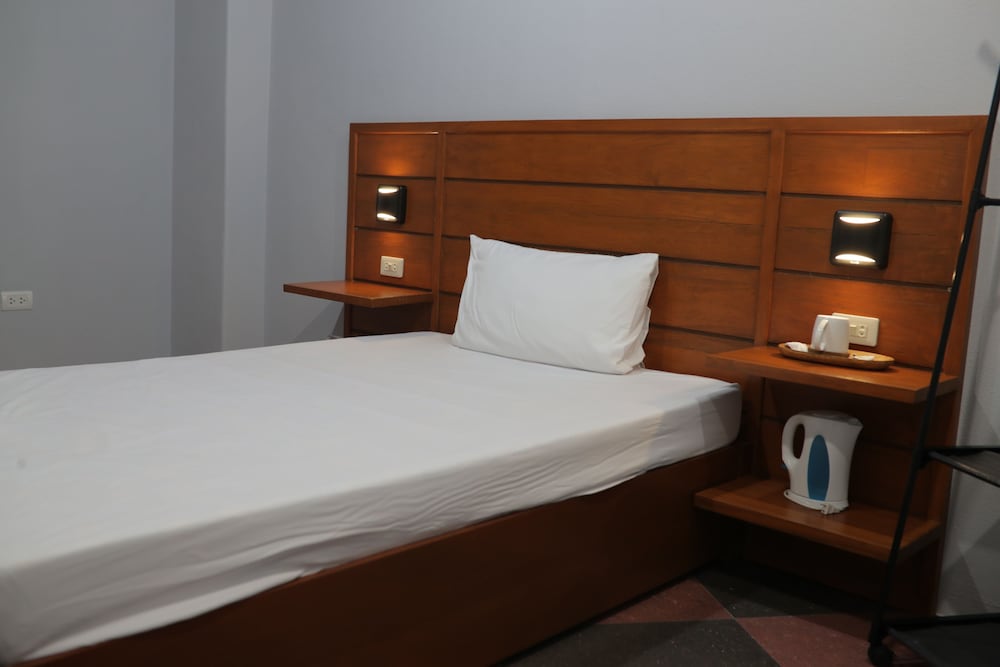Standard Double Room - Photo 16