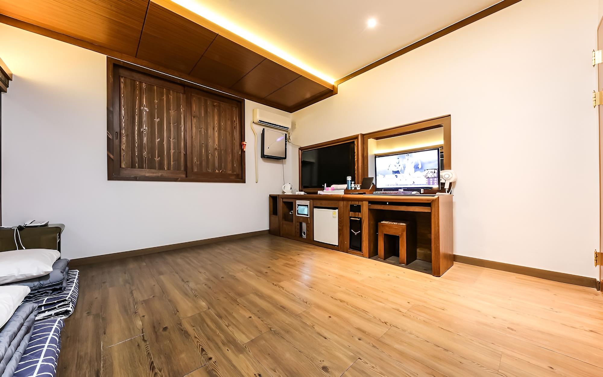 Room (Ondol (32 inch no hard PC)) photo 3