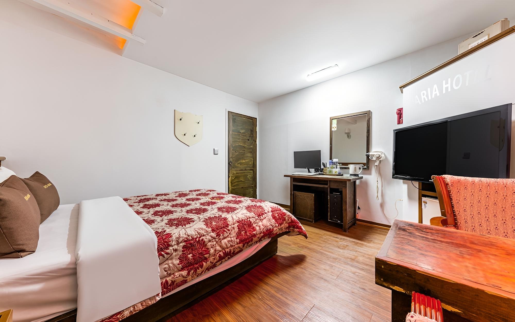 Room (Standard Room) - Photo 3