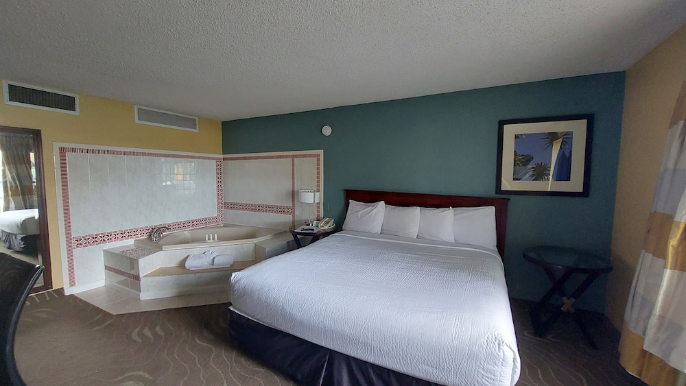 Deluxe Room, 1 King Bed photo 1
