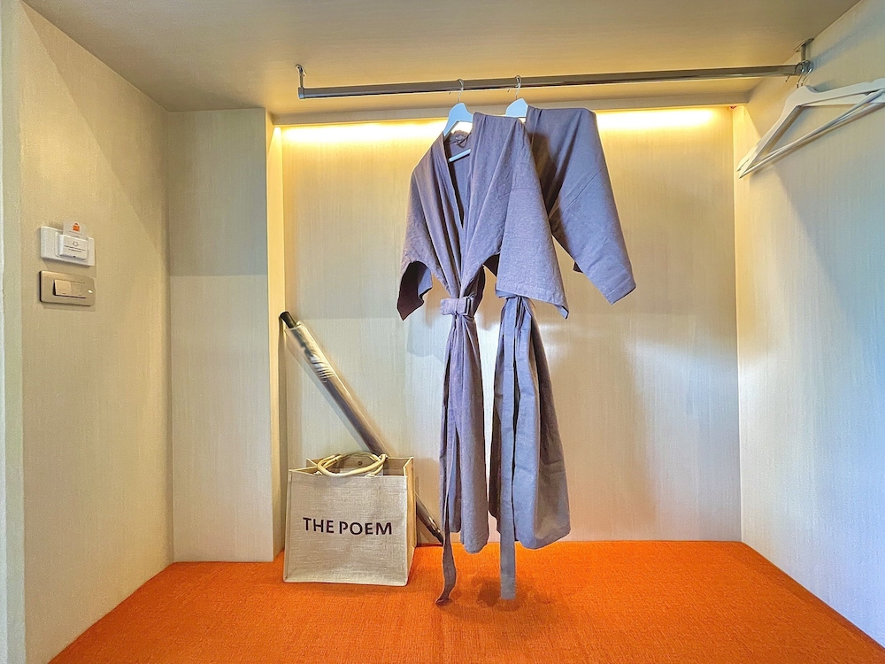 Standard Twin Room - Photo 4