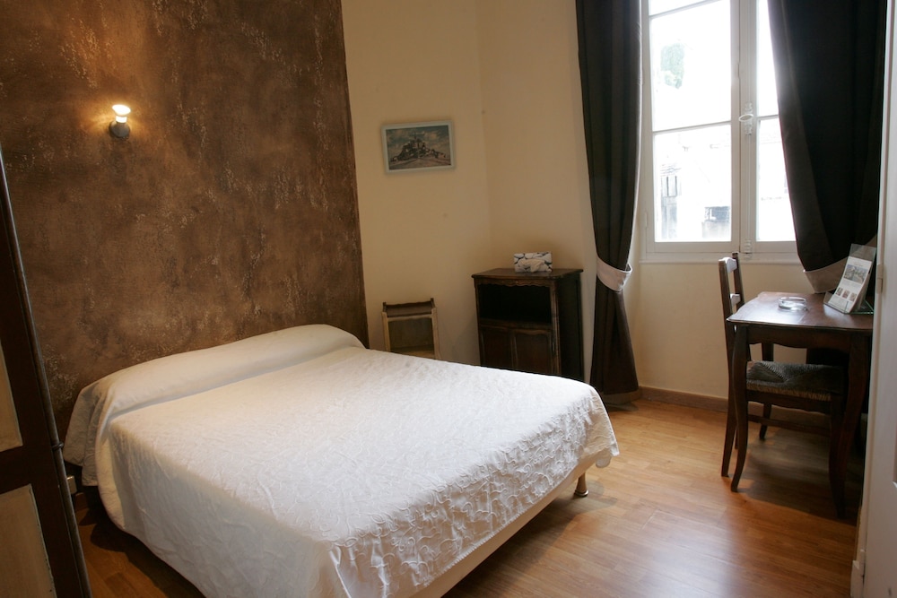 Standard Double Room, City View photo 3