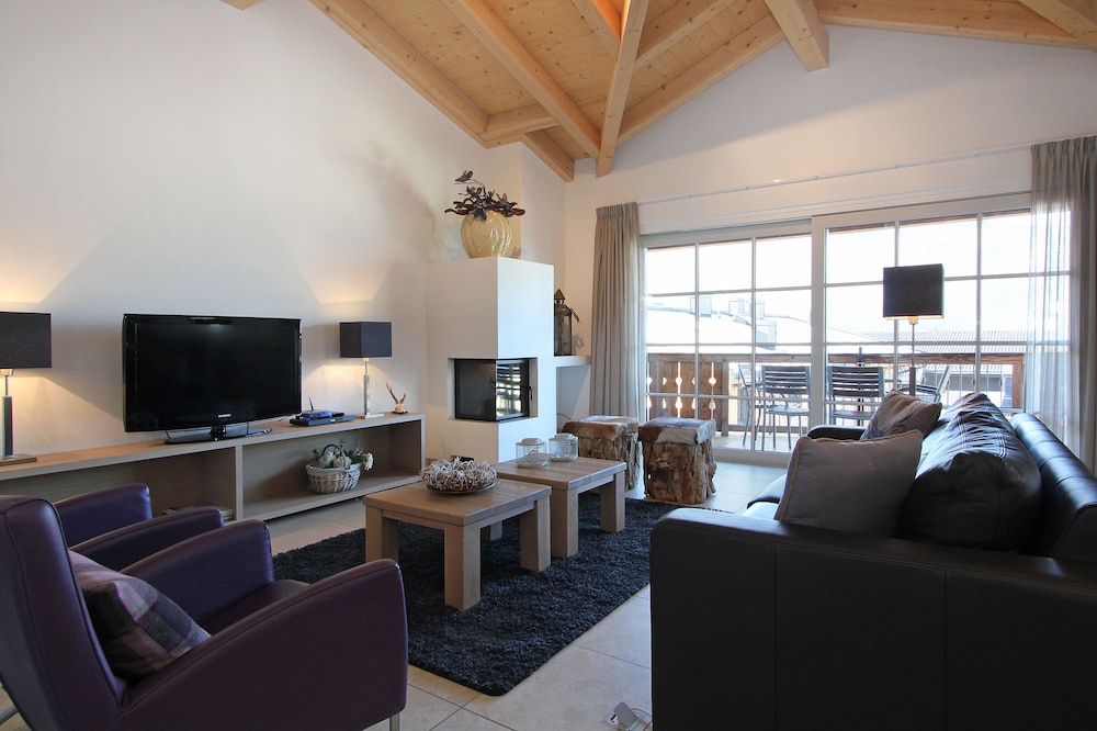 Superior Apartment, 2 Bedrooms, Balcony, Mountain View (Incl. 163 Eur Cleaning Fee) photo 1