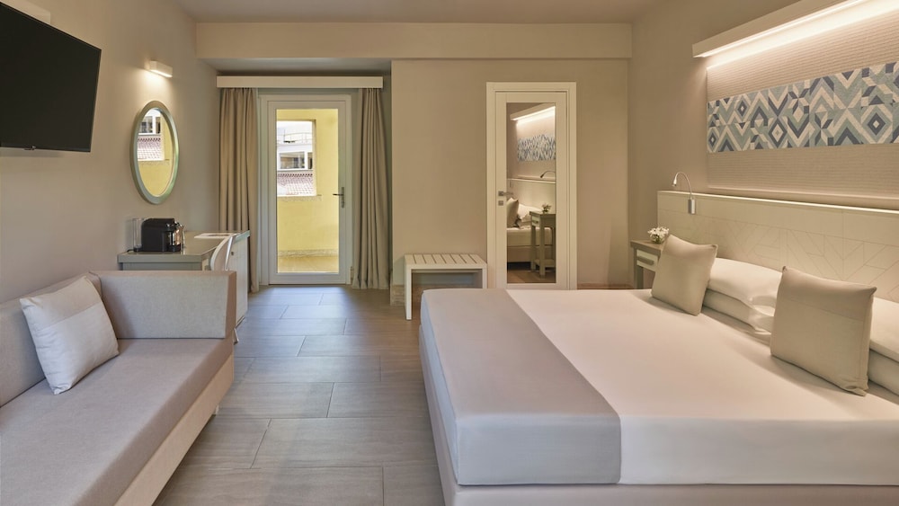 Superior Room - Photo 6