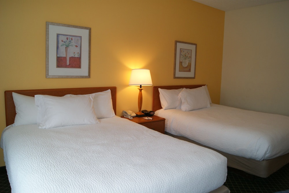 Room, 2 Queen Beds, Accessible, Non Smoking - Photo 2