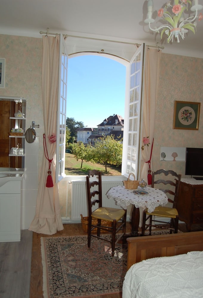 Comfort Room, 1 Double or 2 Twin Beds, Garden View, Garden Area photo 2