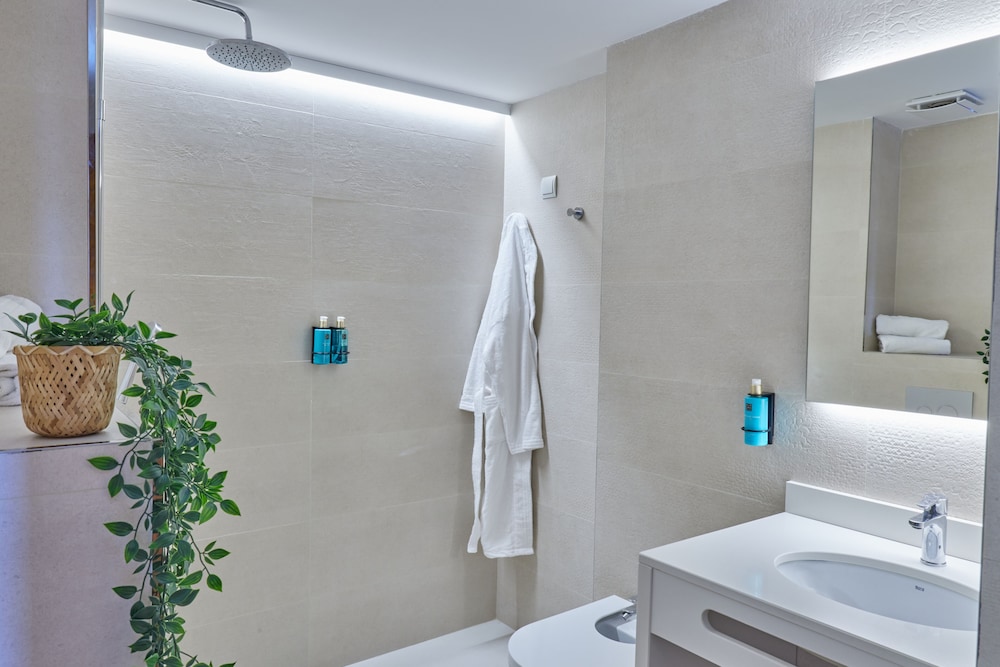 Junior Suite, 2 Bedrooms, Sea View - Photo 7